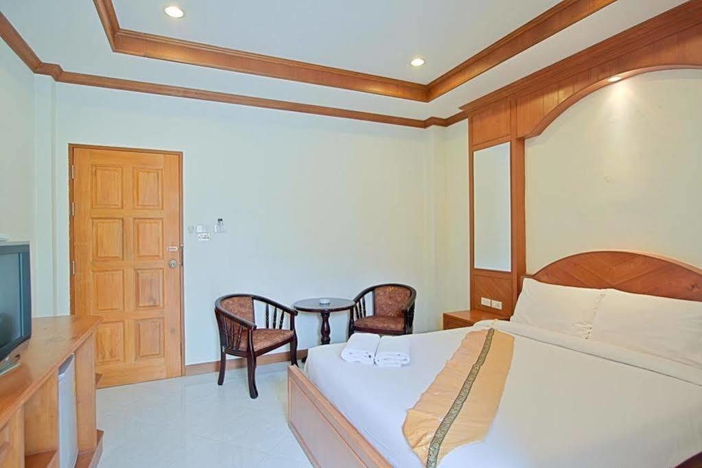 Magnific Patong Hotel Exterior foto